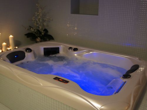 Vířivka MIRA - wellness rodinný dům Praha