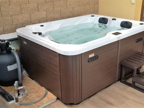 Vířivka s pískovou filtrací a tepelným výměníkem