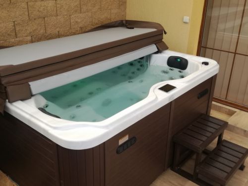 Vířivka pro 3 osoby Mladá Boleslav