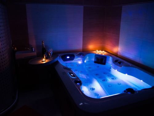 Malá vířivka pro 2 osoby