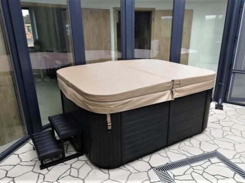 Vířivka s termokrytem Boskovice