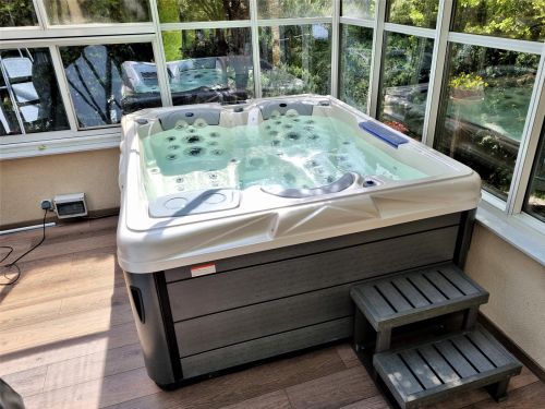 Vířivka ALCORA v zimní zahradě