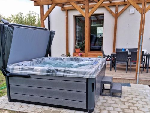 Vířivka CARINA pro celoroční provoz