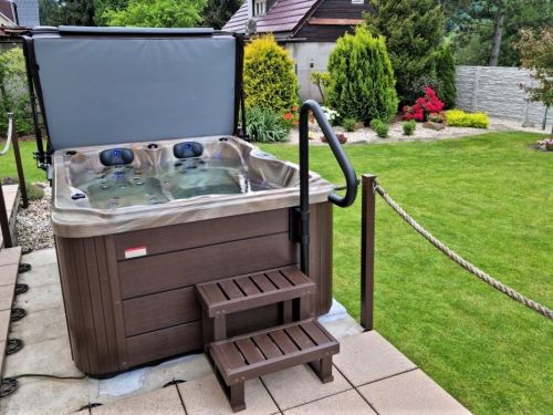 Venkovní vířivka XENA