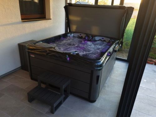 Vířivka ALCORA v zimní zahradě