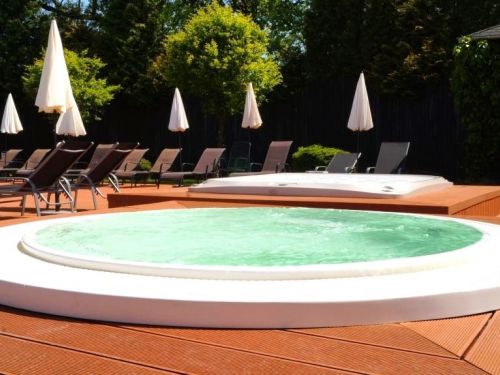 Vířivka s přelivem ORBIT