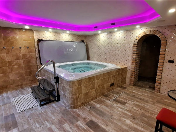 veřejná vířivka KingSpas